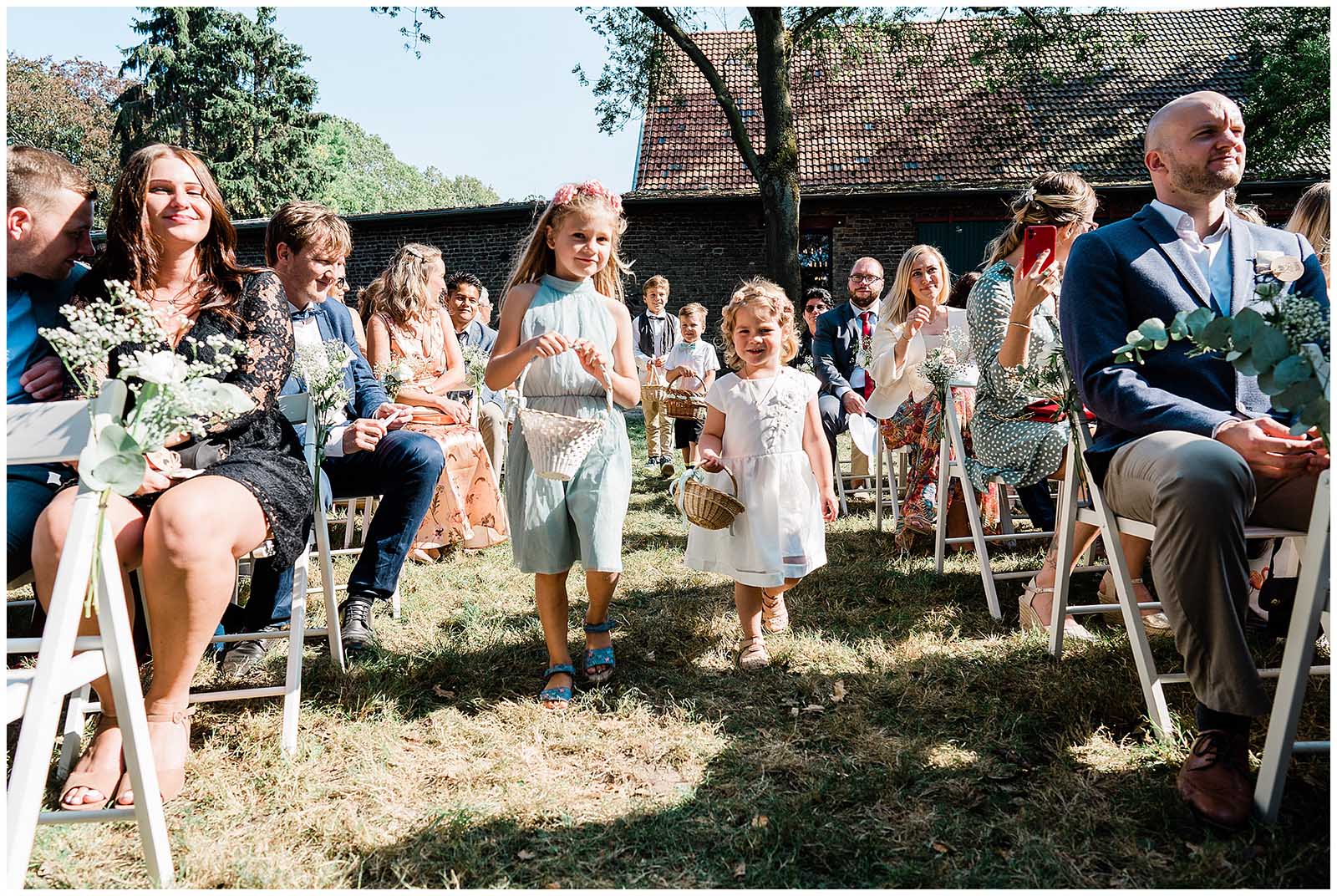 Blumenmädchenauf der Hochzeit