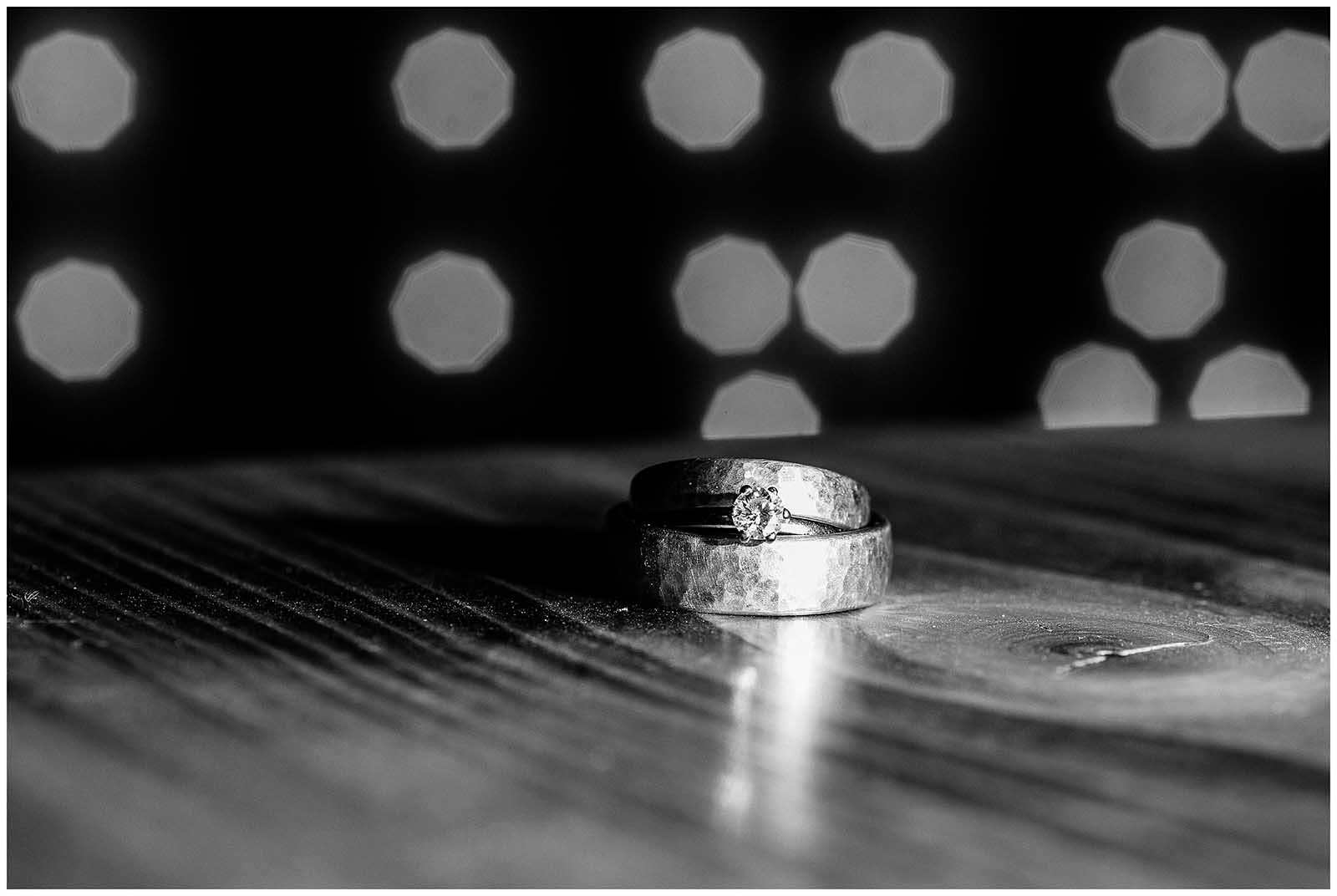 Eheringe fom Hochzeitsfotografen fotografiert